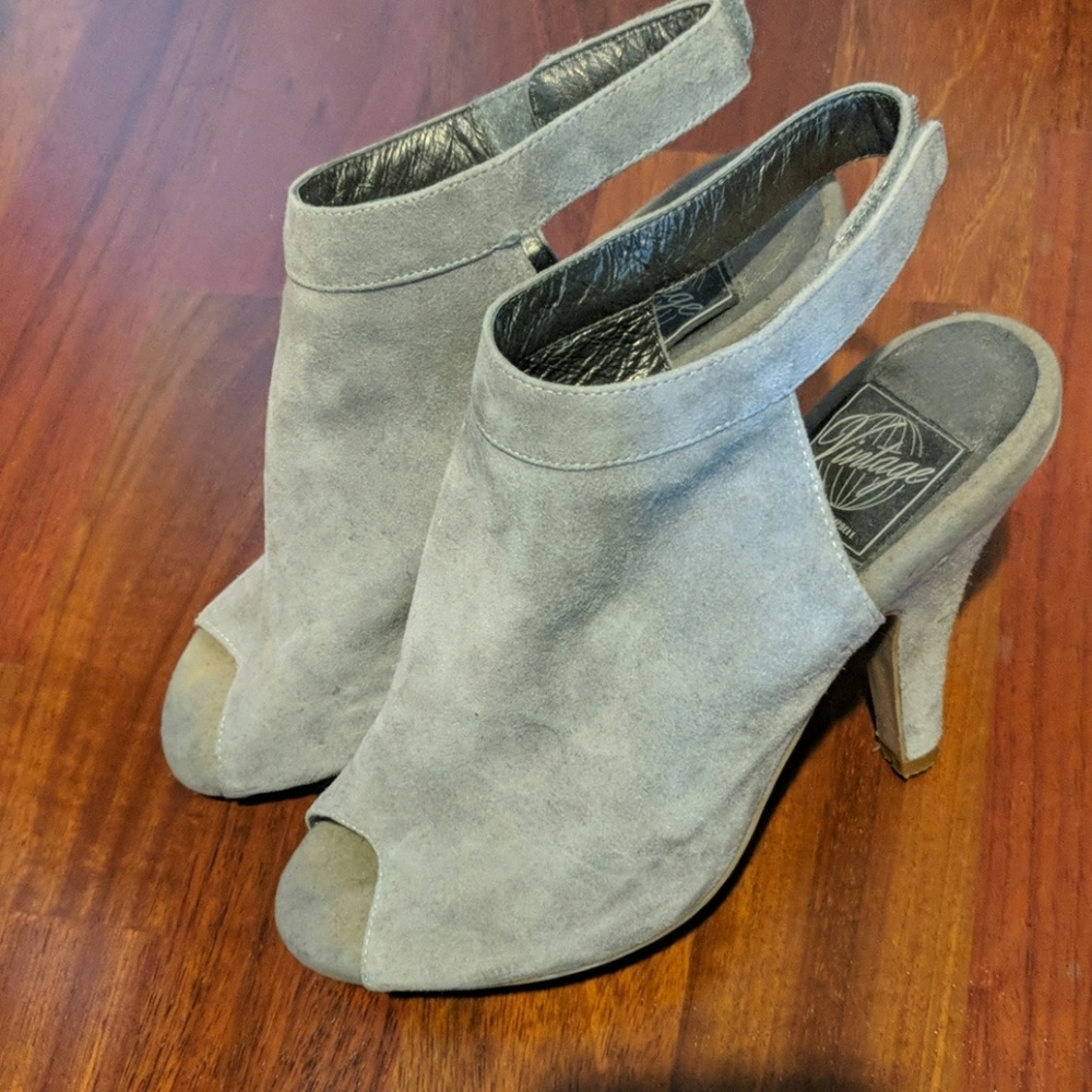 Vintage by Jeffrey Campbell peep toe suede heels